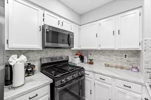 292 Pershing Ave, Carteret, NJ 07008 - Photo 25