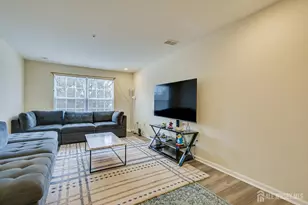 27 Edinburgh Ct, Edison, NJ 08820 - Photo 7