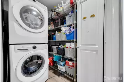 135 Brighton Avenue, Perth Amboy, NJ 08861 - Photo 19