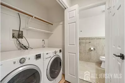 127 Oakmont Court, Edison, NJ 08820 - Photo 15