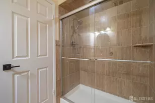 127 Oakmont Ct, Edison, NJ 08820 - Photo 13