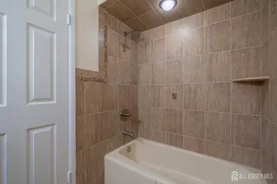 127 Oakmont Court, Edison, NJ 08820 - Photo 17