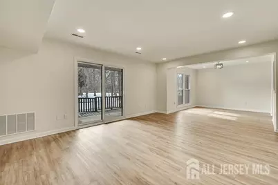 127 Oakmont Court, Edison, NJ 08820 - Photo 7