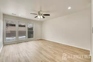 127 Oakmont Ct, Edison, NJ 08820 - Photo 9