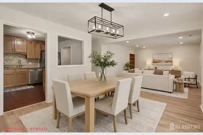 127 Oakmont Court, Edison, NJ 08820 - Photo 5