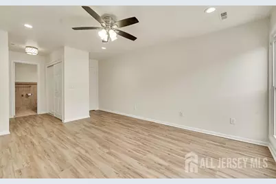 127 Oakmont Court, Edison, NJ 08820 - Photo 9