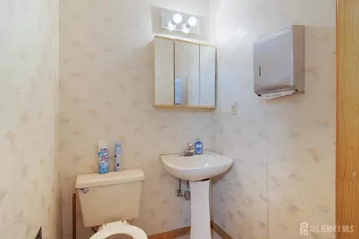 217 Main Street, Woodbridge Township, NJ 07095 - Photo 17