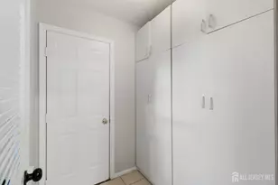 76 Coriander Dr, South Brunswick Township, NJ 08540 - Photo 9