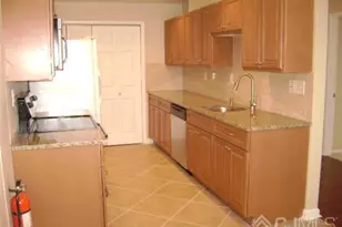 107B Chatham Dr, Monroe Township, NJ 08831 - Photo 3