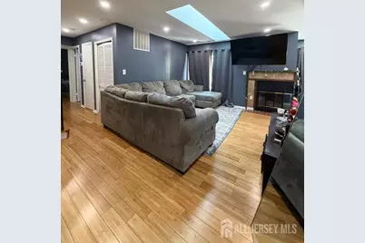 80 Farnham Square, Sayreville, NJ 08859 - Photo 1