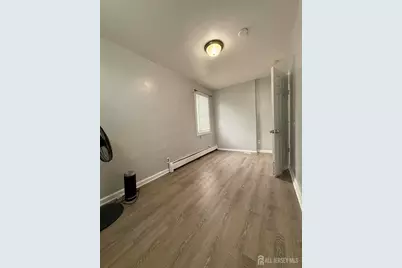 53 Hassart Street, New Brunswick, NJ 08901 - Photo 11