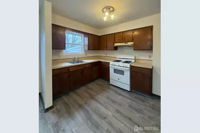 710-712 Drake Avenue #712, Middlesex, NJ 08846 - Photo 9