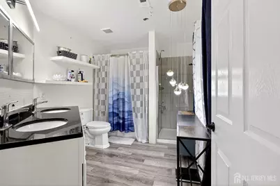 112 W Willow Street W, Colonia, NJ 07067 - Photo 25