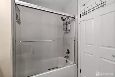 112 W Willow Street W, Colonia, NJ 07067 - Photo 21