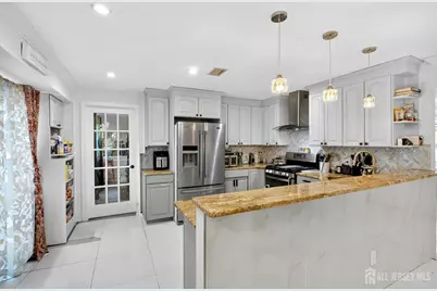 112 W Willow Street W, Colonia, NJ 07067 - Photo 11