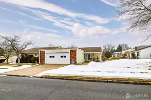 110C Chatham Dr, Monroe Township, NJ 08831 - Photo 25