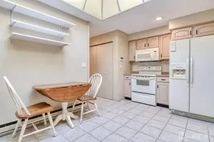 110C Chatham Dr, Monroe Township, NJ 08831 - Photo 9