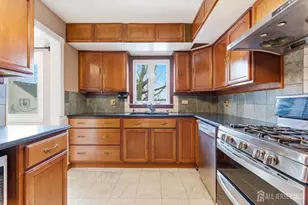 6 Cherry St, Edison, NJ 08817 - Photo 9