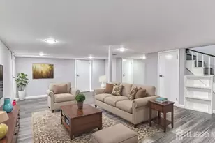 685 N Edgewood Pl, North Brunswick Township, NJ 08902 - Photo 5