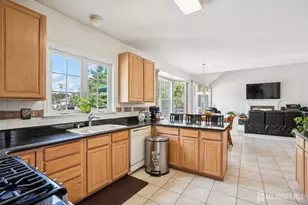 2 Golfview Ct, Monroe Township, NJ 08831 - Photo 7