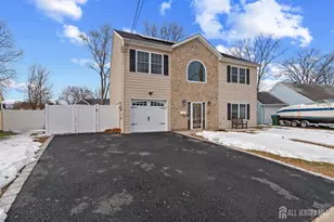 7 Dobson Rd, Edison, NJ 08817 - Photo 3