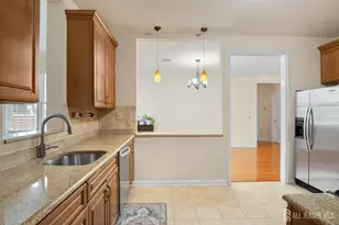 424 Regency Pl, Woodbridge Township, NJ 07095 - Photo 13