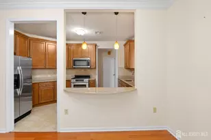 424 Regency Pl, Woodbridge Township, NJ 07095 - Photo 9