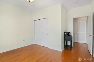 424 Regency Pl, Woodbridge Township, NJ 07095 - Photo 17