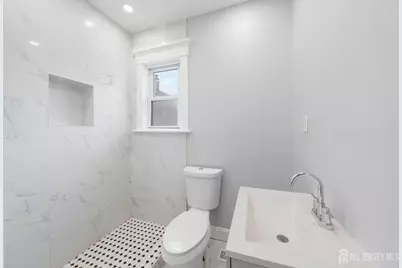 86 S Fulton Street S, Woodbridge Township, NJ 07095 - Photo 7