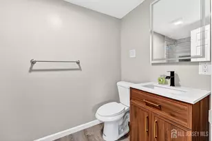 2406 Bayhead Dr, Sayreville, NJ 08859 - Photo 9