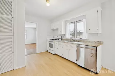 95 J F Kennedy Drive, Milltown, NJ 08850 - Photo 9