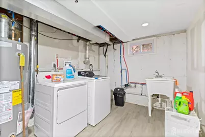 22 N Oak Avenue N, Iselin, NJ 08830 - Photo 19