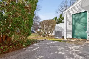 35 Dallenbach Ln, East Brunswick Township, NJ 08816 - Photo 19