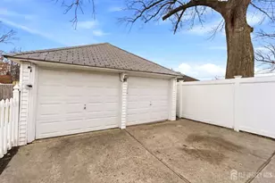 142 Liberty St, Fords, NJ 08863 - Photo 5