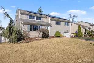 325 Colonia Blvd, Colonia, NJ 07067 - Photo 31