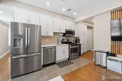 16 Troy Street #201, Jersey City, NJ 07307 - Photo 5