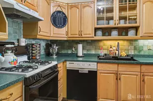 27 Sandpiper Dr, Sayreville, NJ 08859 - Photo 9