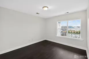 626 Marion Ln, Monroe Township, NJ 08831 - Photo 9