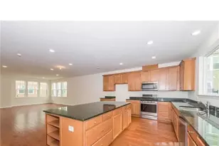 13 Bond St, North Brunswick Township, NJ 08902 - Photo 3