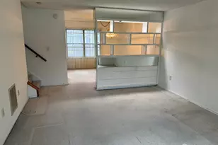 358 Hadleigh Ln, North Brunswick Township, NJ 08902 - Photo 3