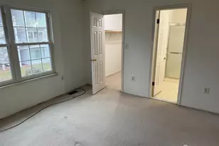 358 Hadleigh Ln, North Brunswick Township, NJ 08902 - Photo 9