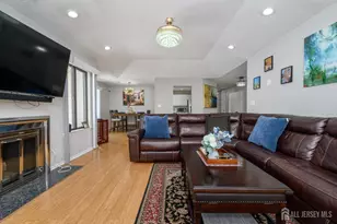 35 Carriage Pl, Edison, NJ 08820 - Photo 15