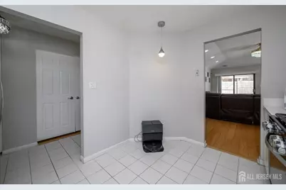 35 Carriage Place, Edison, NJ 08820 - Photo 5