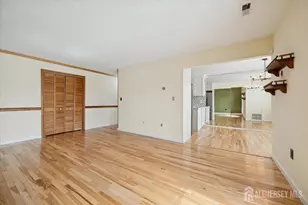 209 Green Hollow Dr, Iselin, NJ 08830 - Photo 9