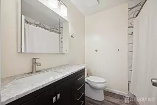 209 Green Hollow Dr, Iselin, NJ 08830 - Photo 19