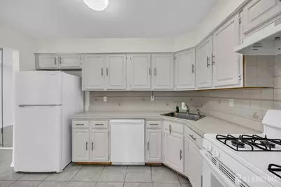 303 Michaels Court, Woodbridge Township, NJ 07095 - Photo 7