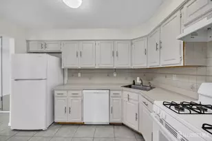 303 Michaels Ct, Woodbridge Township, NJ 07095 - Photo 7