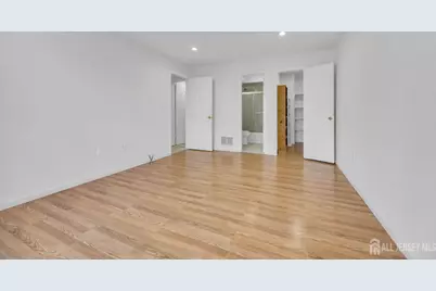 303 Michaels Court, Woodbridge Township, NJ 07095 - Photo 13