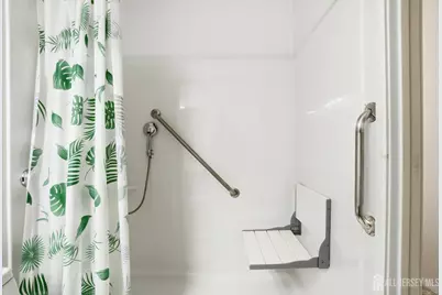 277 Crosse Drive #3E, Monroe Township, NJ 08831 - Photo 5