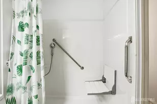 277 Crosse Dr, Monroe Township, NJ 08831 - Photo 5